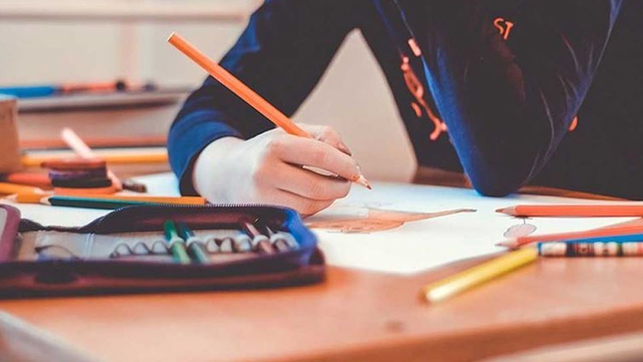Türkçe olmayan okul isimlerine MEB'den müdahale
