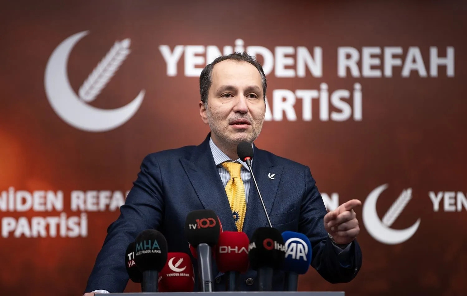Yeniden Refah'tan sokak hayvanları yasasında AK Parti'ye ters köşe