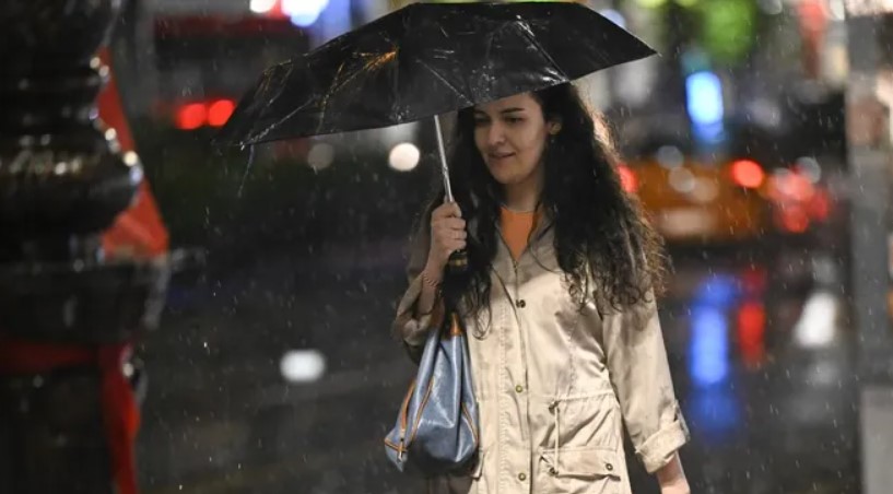 Meteoroloji 15 şehri uyardı! Sağanak yağışlar gök gürültüsü ve fırtına ile geliyor