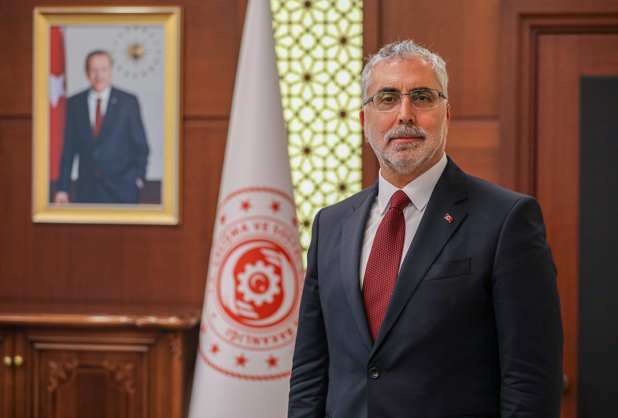Bakan Vedat Işıkhan'dan, 'İş arayanlar İŞKUR'a gelsin' çağrısı
