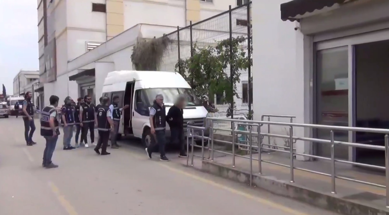 Bakan Yerlikaya duyurdu… Göçmen kaçakçılarına ‘Kalkan-21’ operasyonu