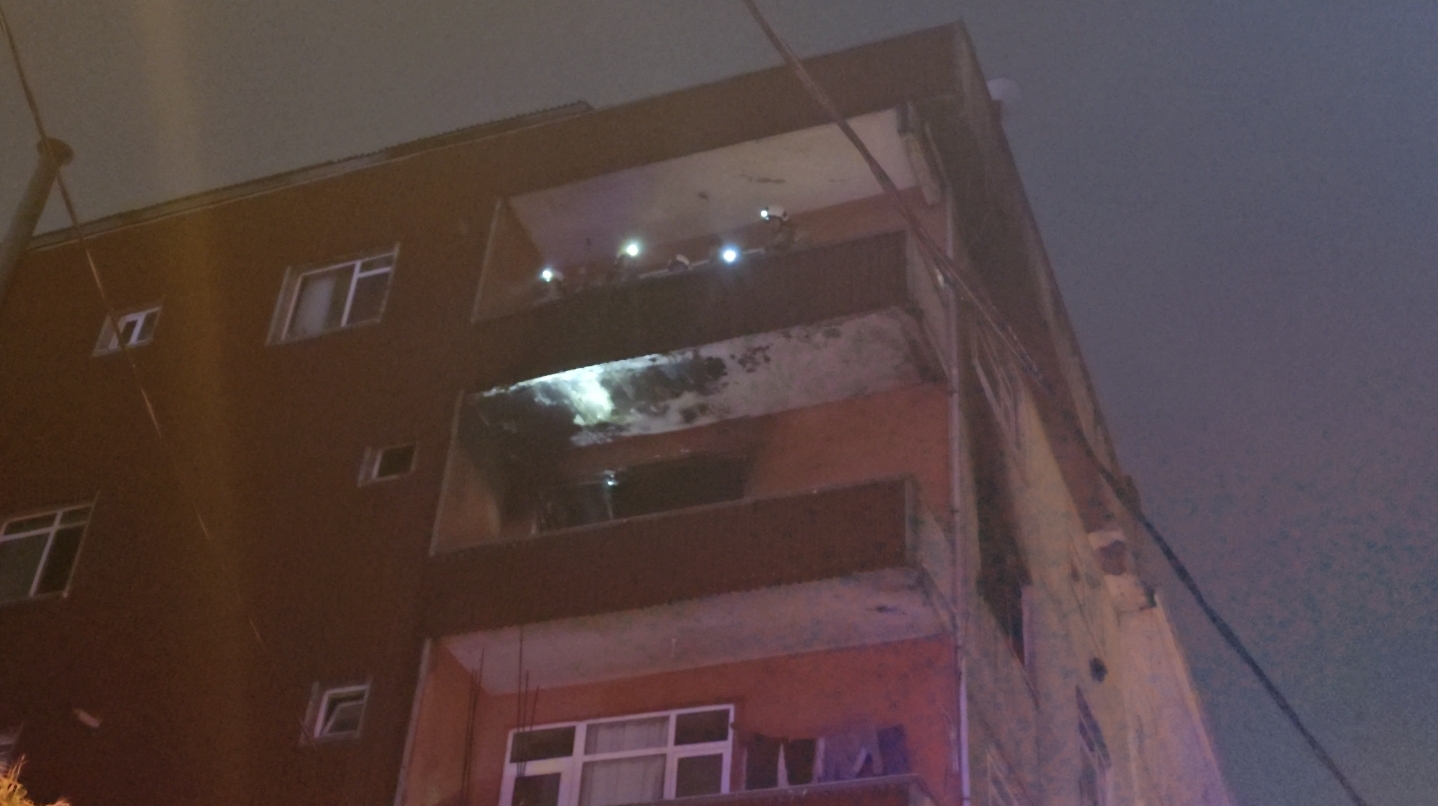 İstanbul'da korkutan yangın! Bina alev aldı