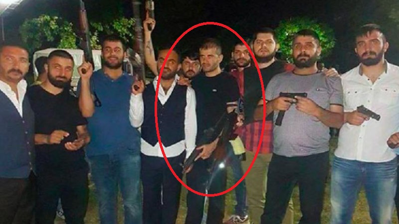 Ayhan Bora Kaplan'dan TRT önündeki silahlı fotoğrafa bomba açıklama!