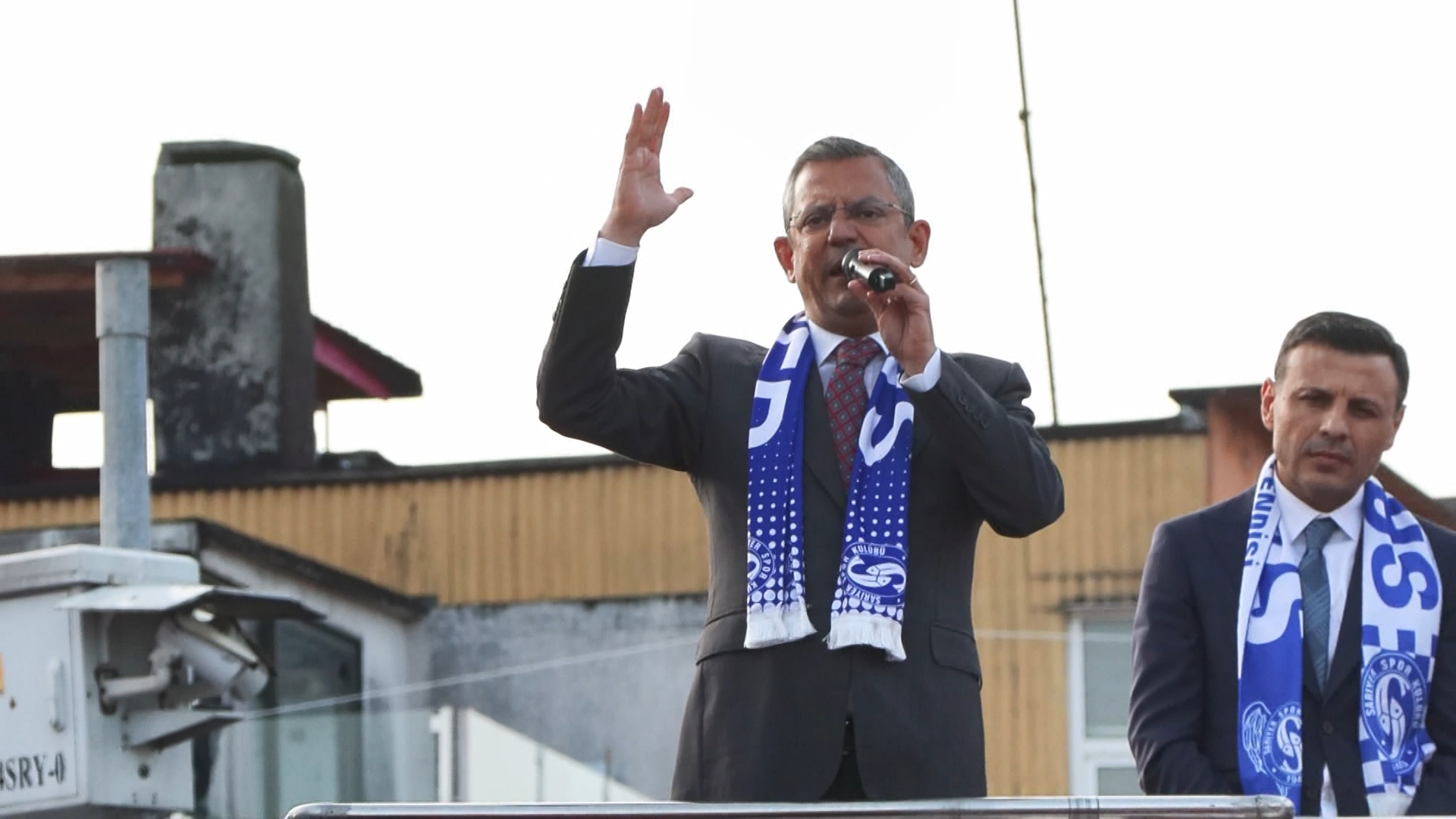 CHP'den ayrılmıştı: Özgür Özel'den Şükrü Genç'e 'adaylıktan çekil' çağrısı