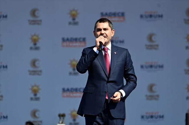 Murat Kurum: İstanbul beceriksizliğe mahkûm edildi!