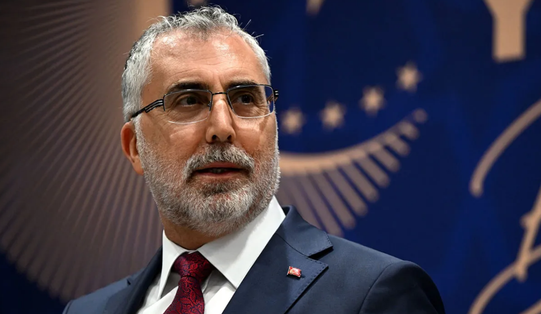 Bakan Vedat Işıkhan'dan açıklama: 1 ayda 45 bin kadını işe yerleştirdik