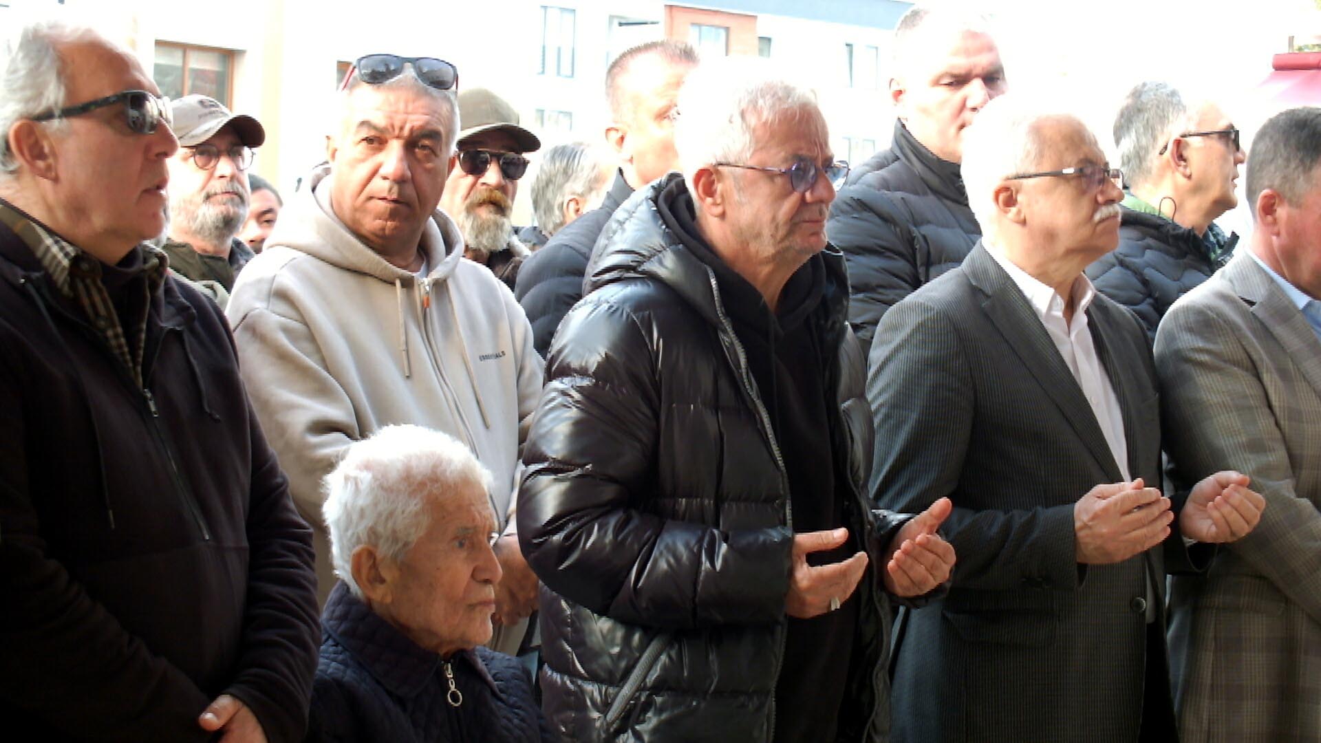 Ünlü oyuncu Zafer Algöz'ün acı günü