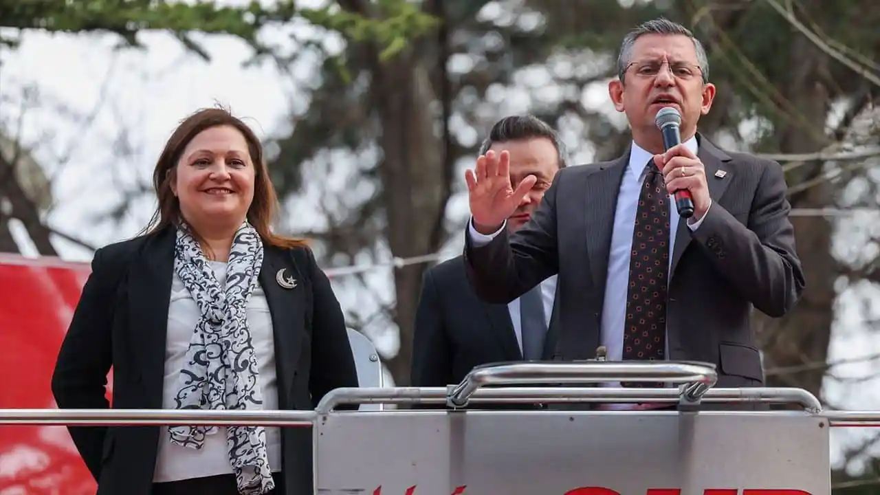 Özgür Özel canlı yayında açıkladı: Burcu Köksal'ın açıklamalarının perde arkası…
