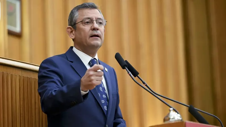 Erdoğan yeniden gündeme getirmişti! Özel'den 'bedelli askerlik' yanıtı