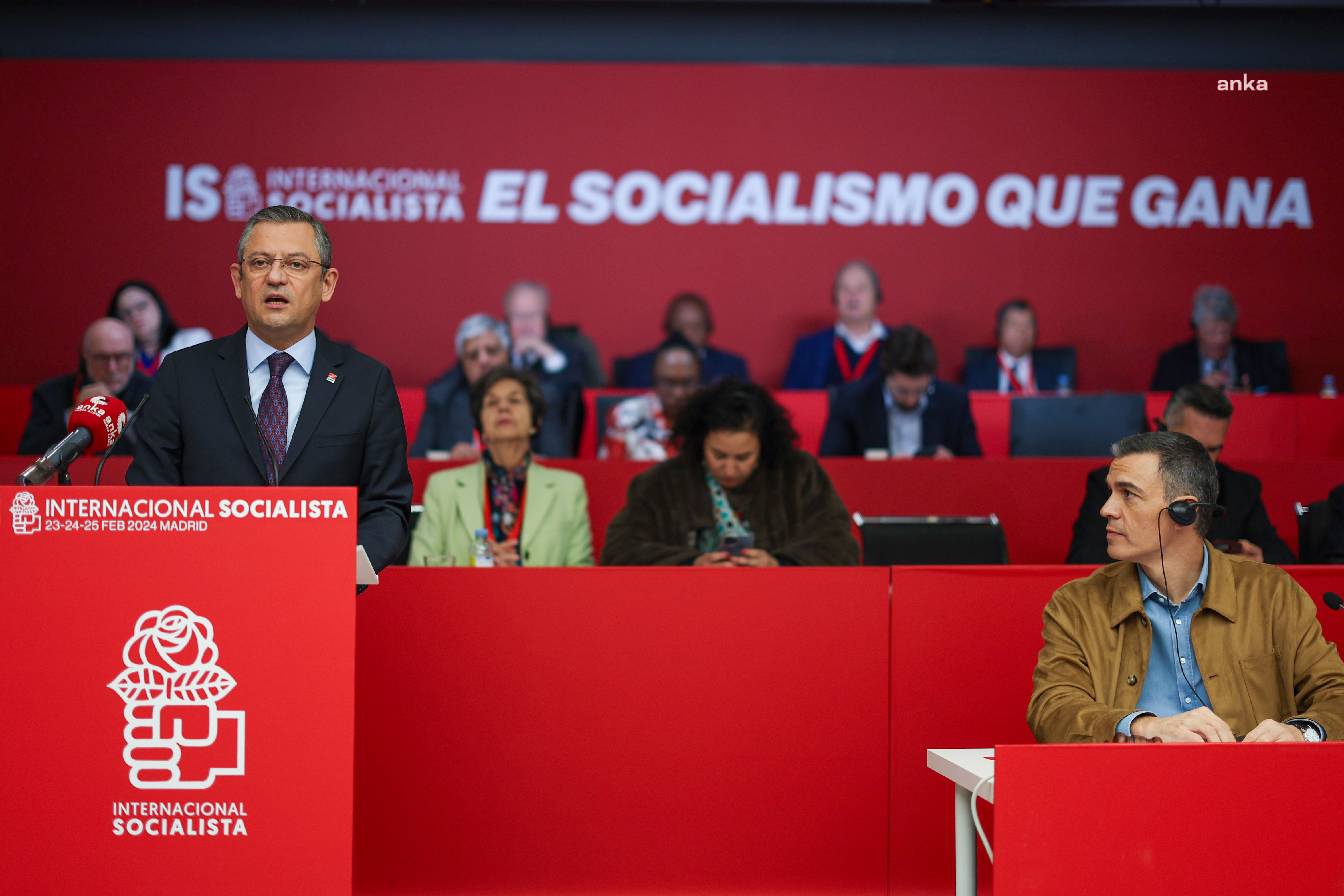 Özgür Özel Sosyalist Enternasyonal Başkan Yardımcılığına seçildi