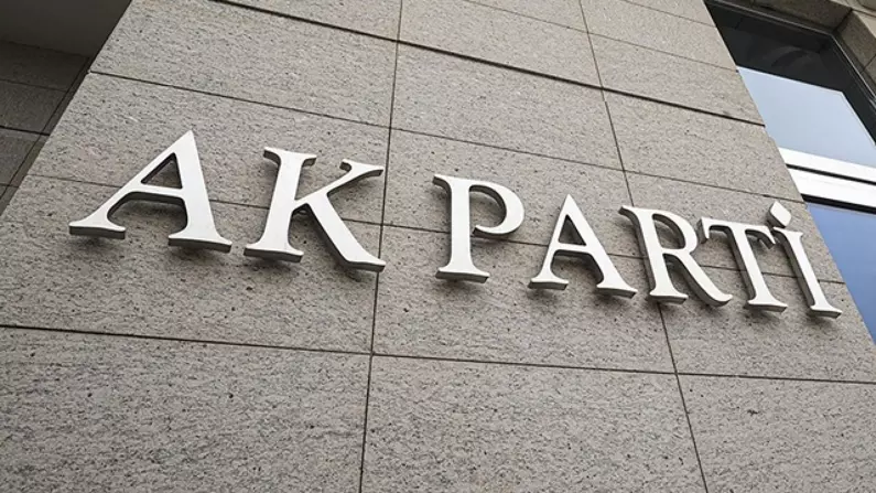 AK Parti'de istifa depremi!