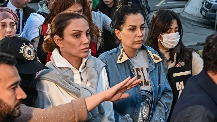 Dilan Polat, yalvararak dua istedi
