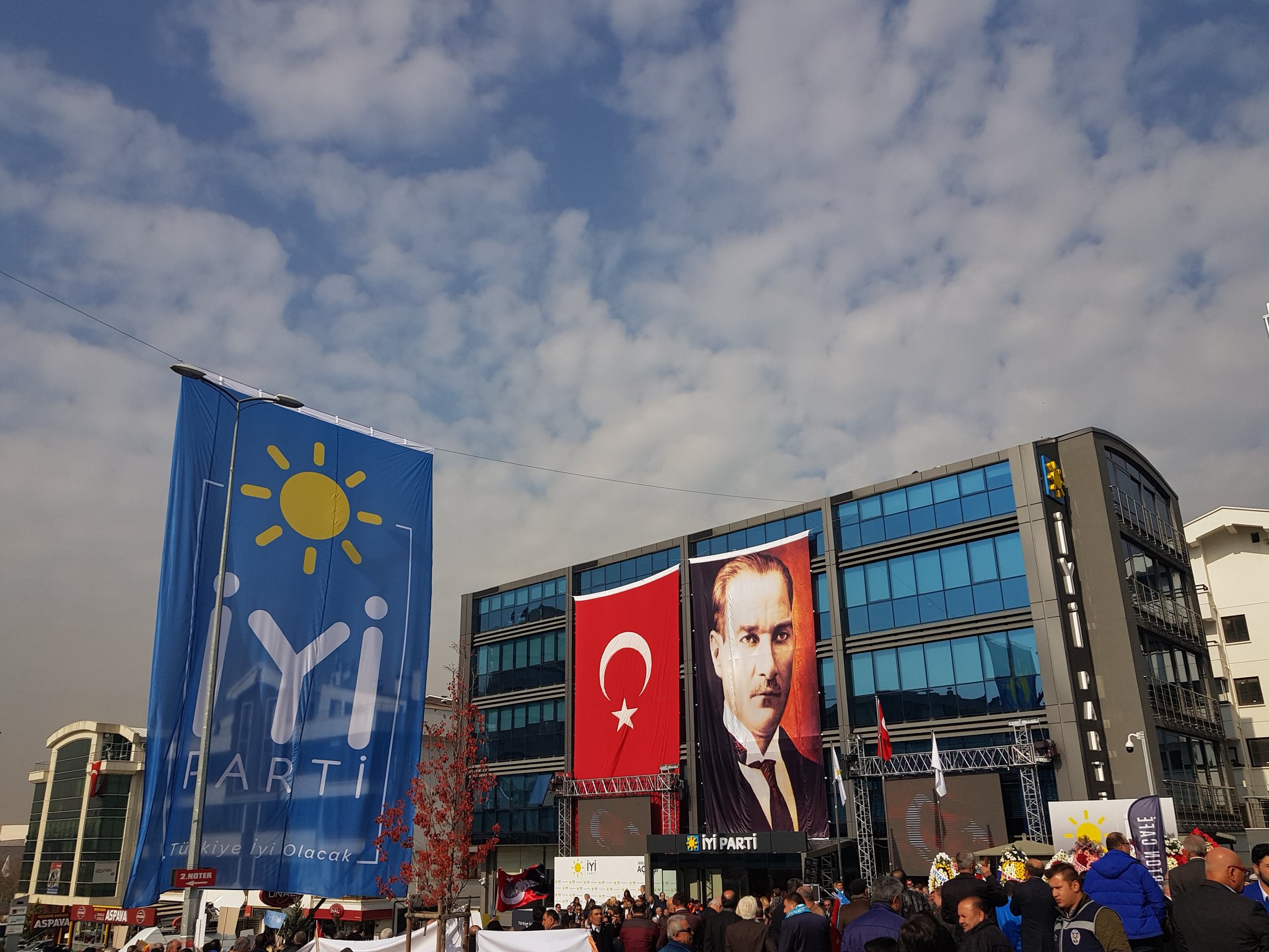 İYİ Parti Ankara yönetimine bıçak kesiği: 4 ilçe başkanı görevden alındı!