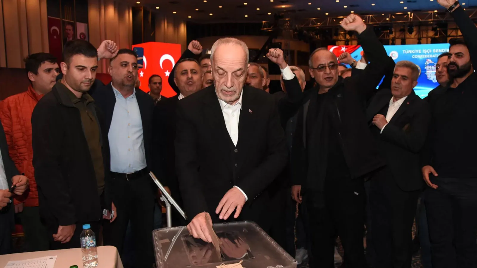 Ergün Atalay, tekrar TÜRK-İŞ Genel Başkanı seçildi!