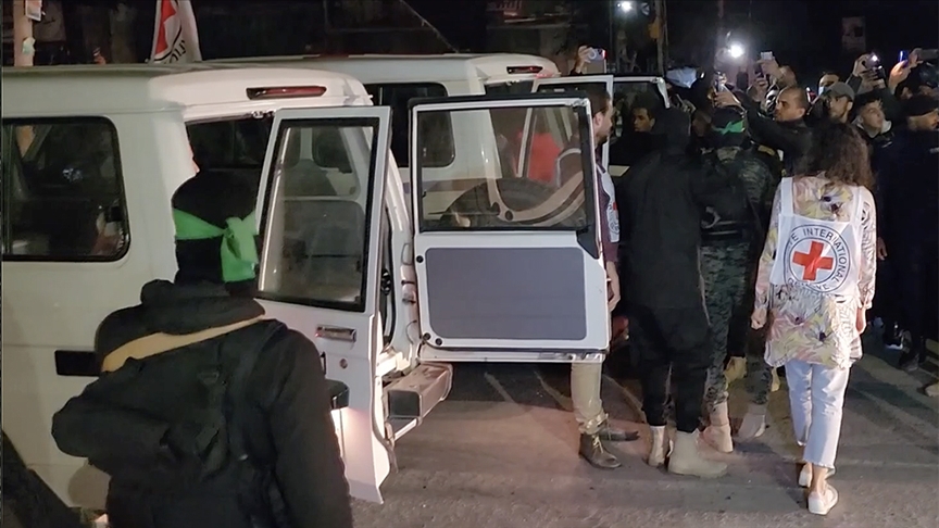 Hamas 10 rehineyi daha bıraktı: İsrail bekleniyor