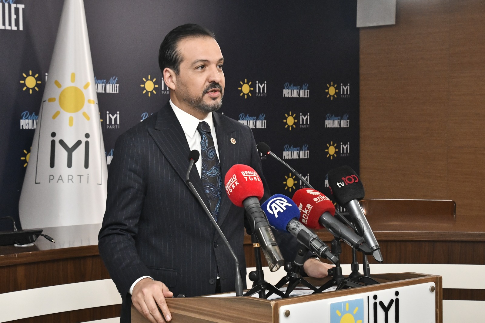 İYİ Partili Kürşad Zorlu'dan Özgür Özel açıklaması!