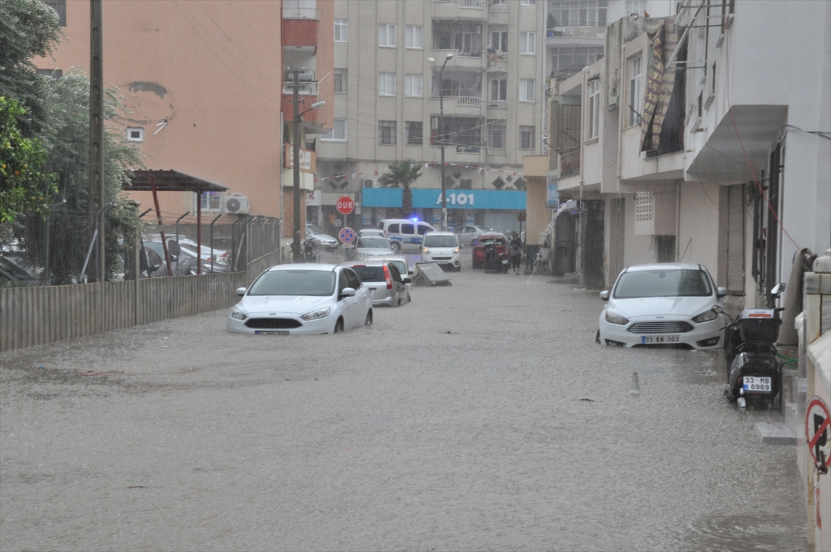 Ege ve Marmara bölgesi dikkat: Gök gürültülü sağanak uyarısı