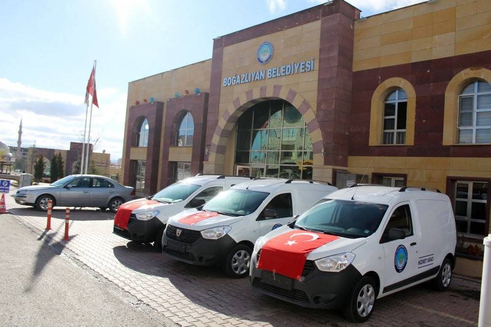 AK Parti'li belediyeden skandal: Deprem yardımları markete verilmiş!