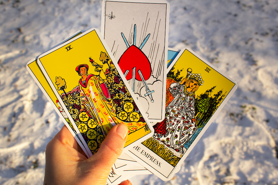 Tarot Aşk Falı 3 Kart Açılımı Nasıl Yapılır, Nasıl Yorumlanır?