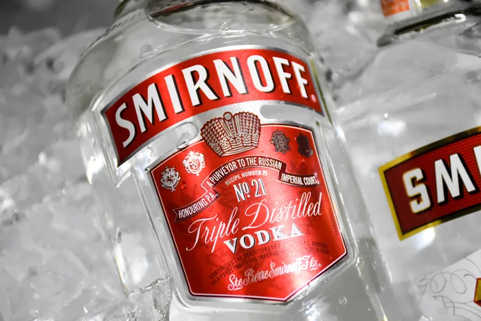 Smirnoff Nedir, Nasıl Tüketilir? Smirnoff 70 lik Fiyat?