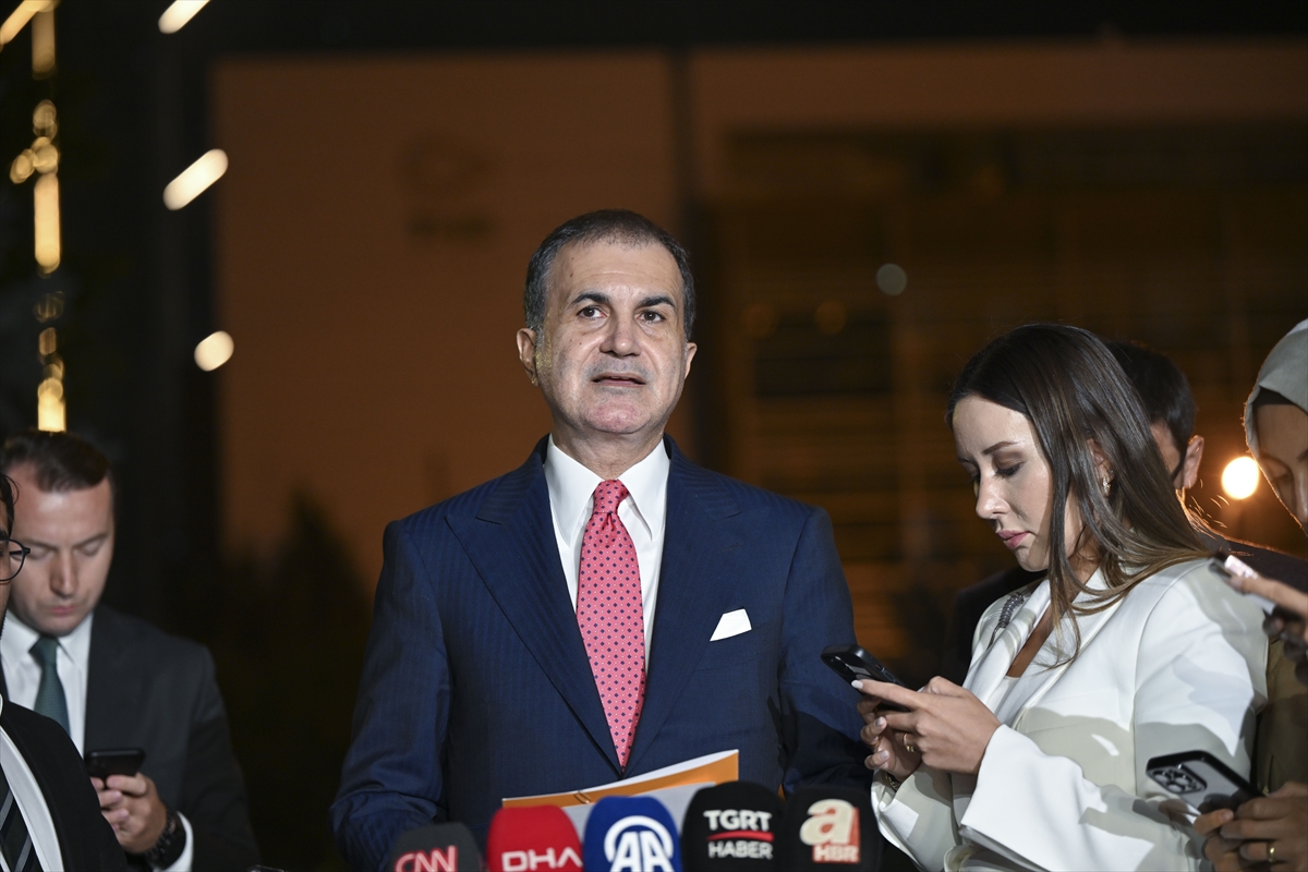 AK Parti Sözcüsü Ömer Çelik: Bir halkı topluca hedef alma insanlık suçudur