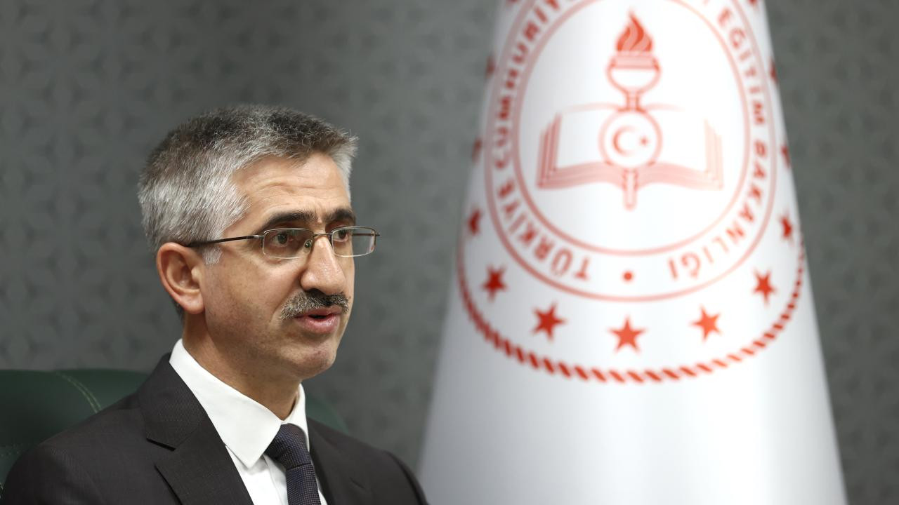 Millî Eğitim Bakanı Yardımcısı Nazif Yılmaz: Bir gün seni de vuracaklar