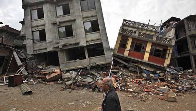 Nepal'de art arda korkutan depremler!