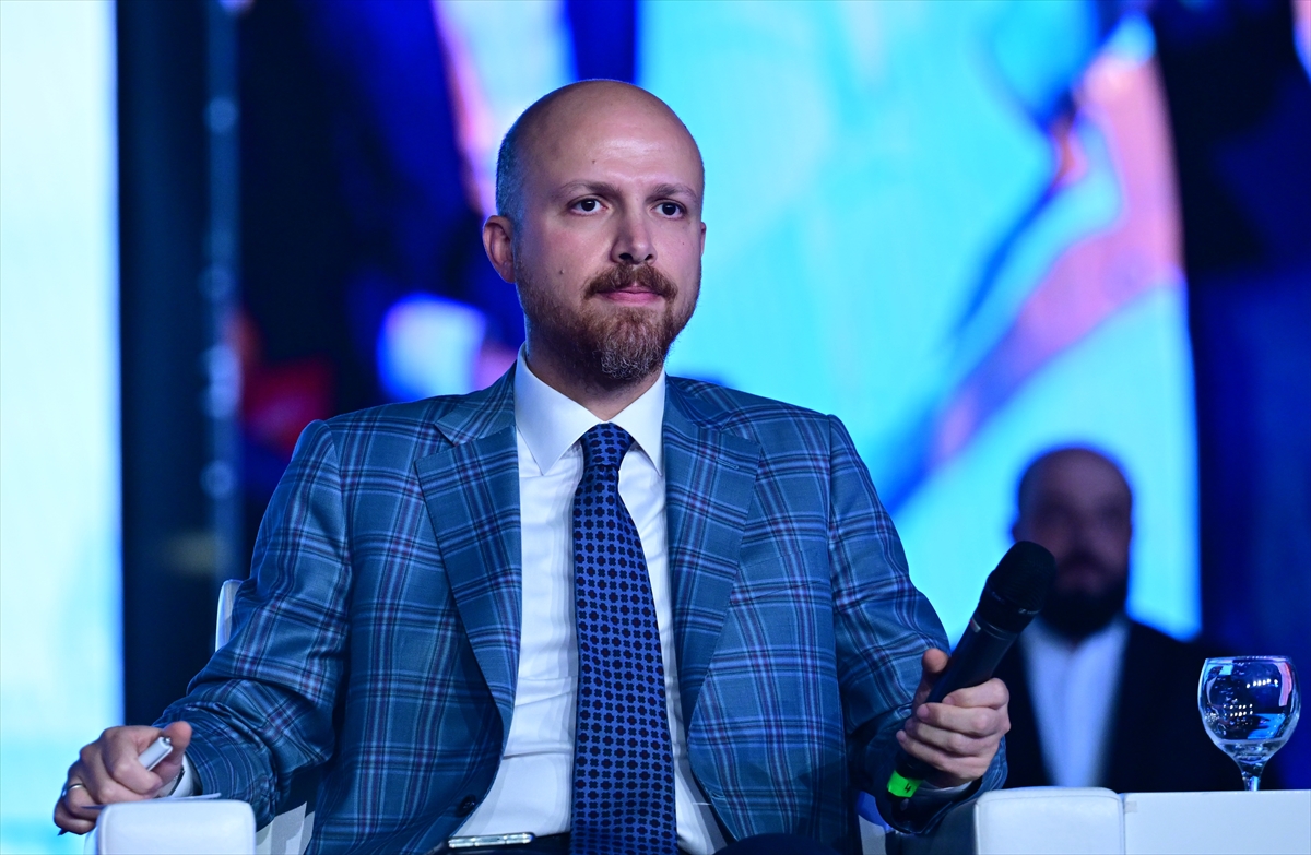 Bilal Erdoğan'dan Ekrem İmamoğlu'na sert eleştiriler: Bu adam yan gelip yattı