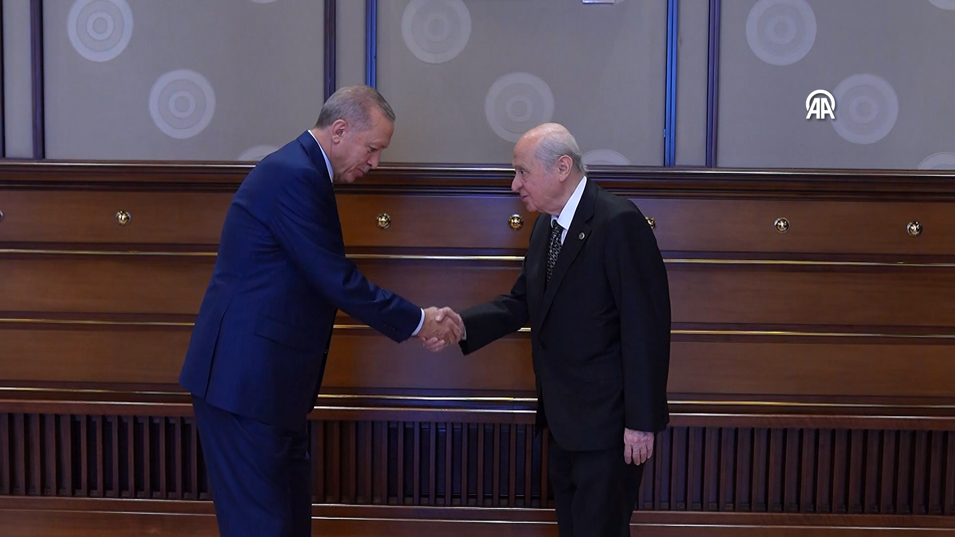 Beştepe'de sürpriz görüşme: Cumhurbaşkanı Erdoğan ile Devlet Bahçeli bir araya geldi