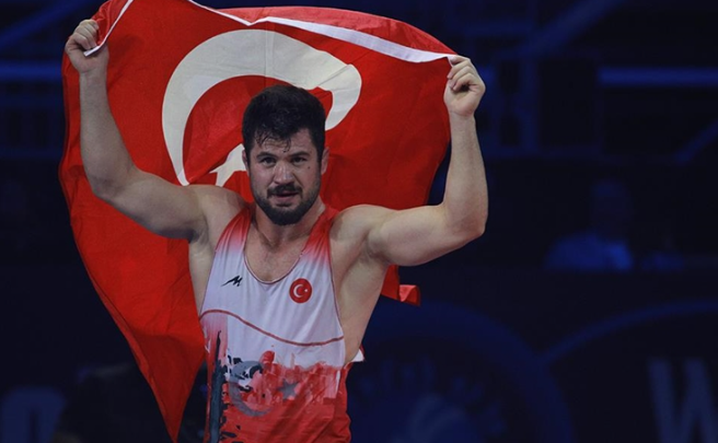 Milli Güreşçi Ali Cengiz dünya şampiyonu oldu