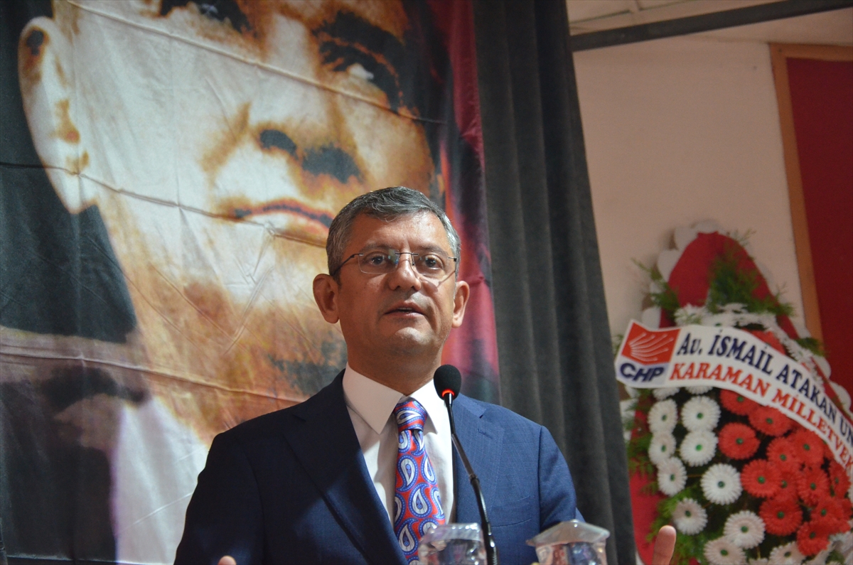 Enver Aysever, Özgür Özel'i topa tuttu: Bize ne, Özgür Özel, bize ne!