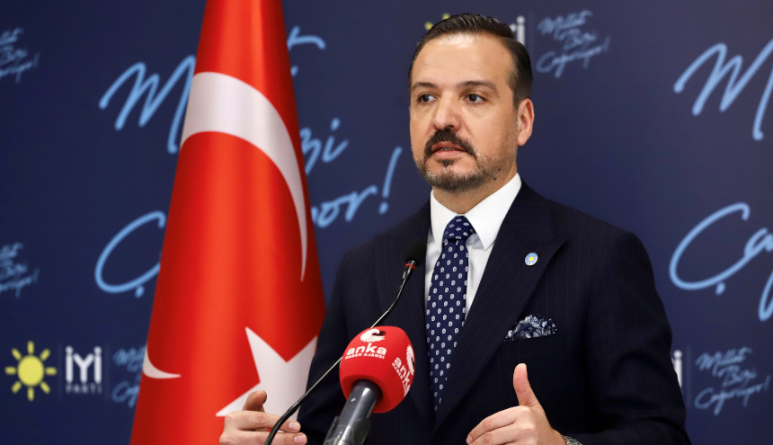 Kürşad Zorlu: Emeklilerin haykırışına ses vermek için imza toplandı