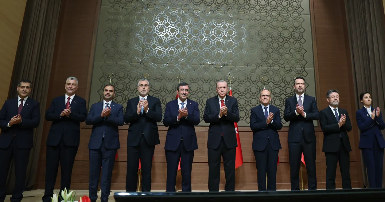 Bakan Mehmet Şimşek konuştu! Türkiye'ye dev destek