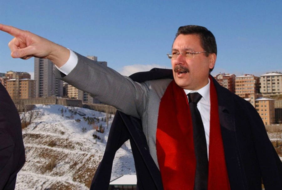 Melih Gökçek, Ebrar Karakurt'u hedef aldı: Atın bu LGBT'liyi! Millî Takım'a leke düşürmesin