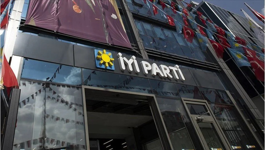 İYİ Parti'de toplu istifa!
