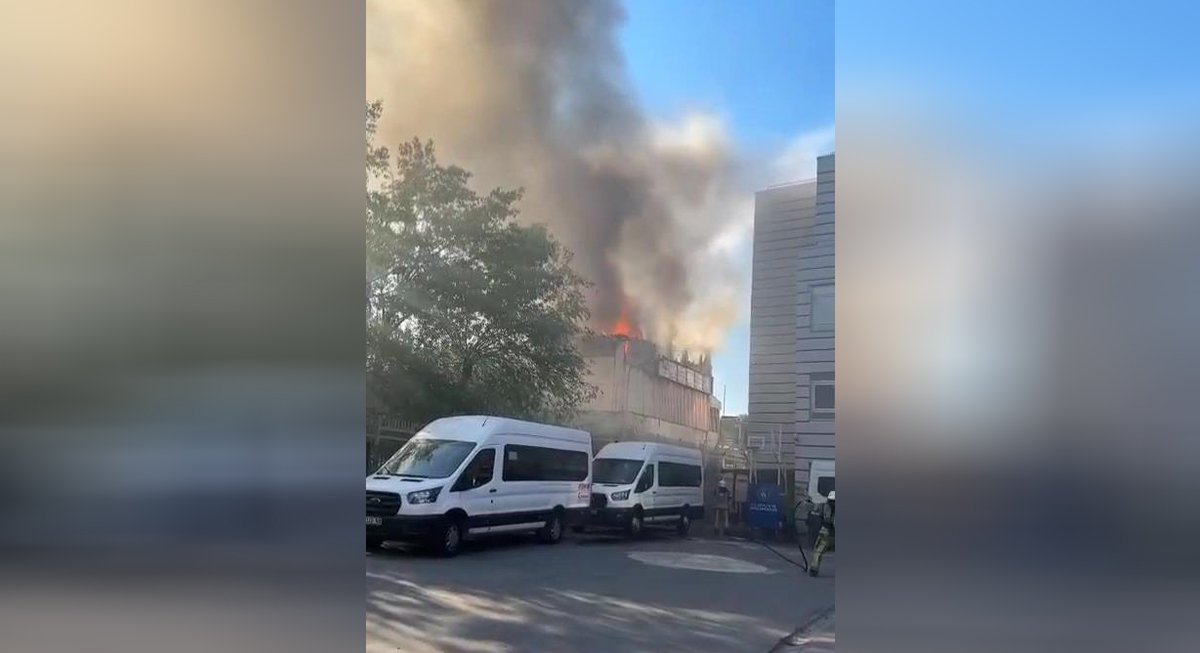 Bağcılar'da geri dönüşüm tesisinde yangın!