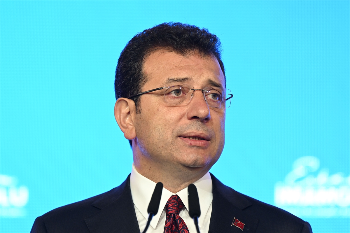 Ekrem İmamoğlu adaylığını resmen açıkladı!