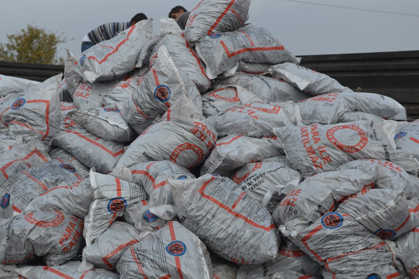 Resmî Gazete'de yayımlandı: İhtiyaç sahiplerine kömür yardımı yapılacak