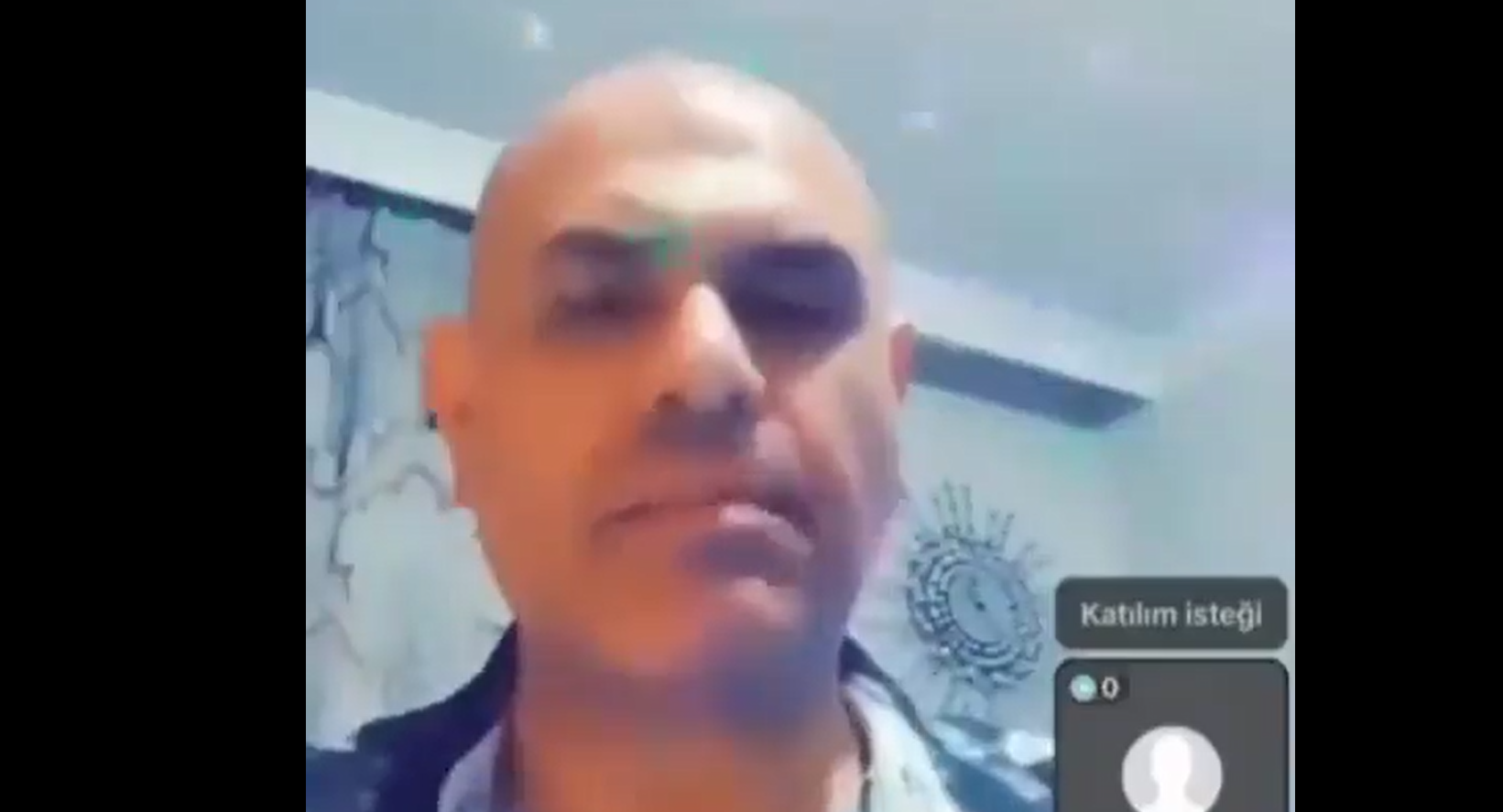 Ajdar denilen "sanatçı" yine saçmaladı: Bir kadın hayatıma girebilmek için ayağımı yalasın