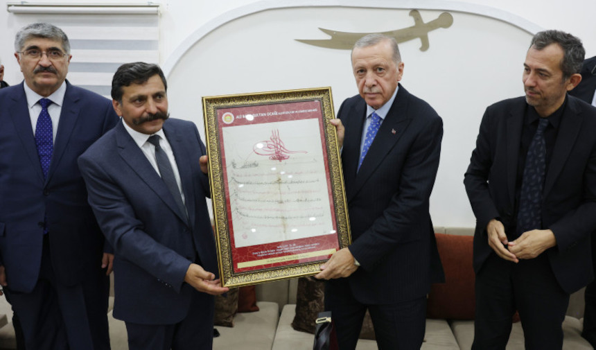 Cumhurbaşkanı Erdoğan'dan cemevi ziyareti
