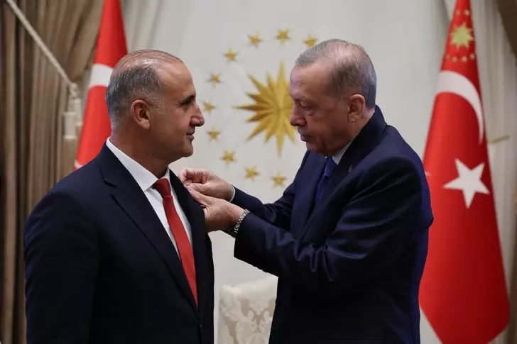 İYİ Parti'den istifa etmişti! AK Partiye geçti