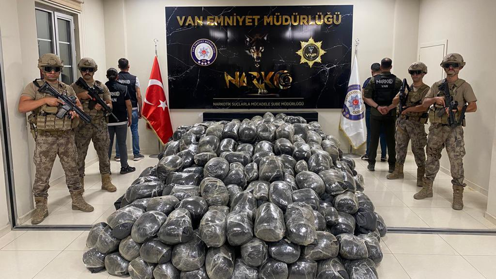 Van'da uyuşturucu operasyonu: 2 ton 90 kilo…