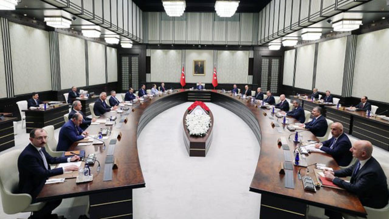 Memur ve memur emeklisinin gözü bu kabinede! Masada iki önemli konu var