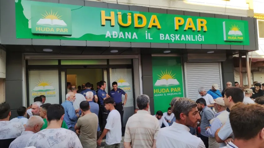 HÜDA PAR'a saldırı düzenleyen şahıs yakalandı! Bakın kimmiş…