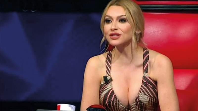 Hadise sere serpe uzanarak poz verdi!