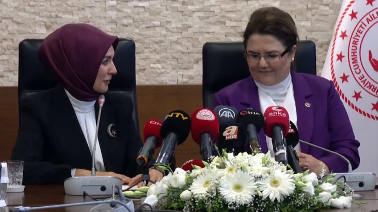 Aile ve Sosyal Hizmetler Bakanı Mahinur Özdemir Göktaş görevi Derya Yanık'tan devraldı