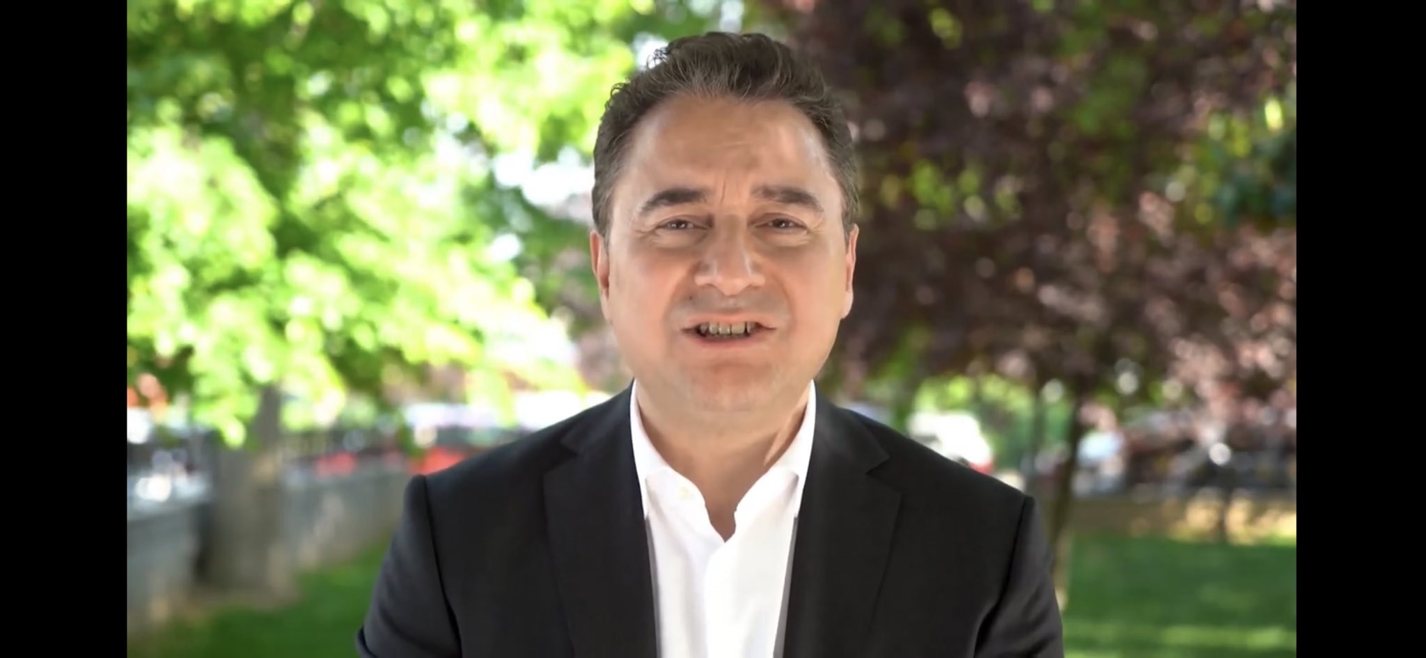 Ali Babacan AK Parti'ye oy vermiş dostlarıma sesleniyorum diye paylaştı!