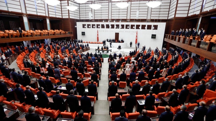 TBMM'de yemin krizi: HÜDAPAR vekilleri Türk dememekte ısrarcı!