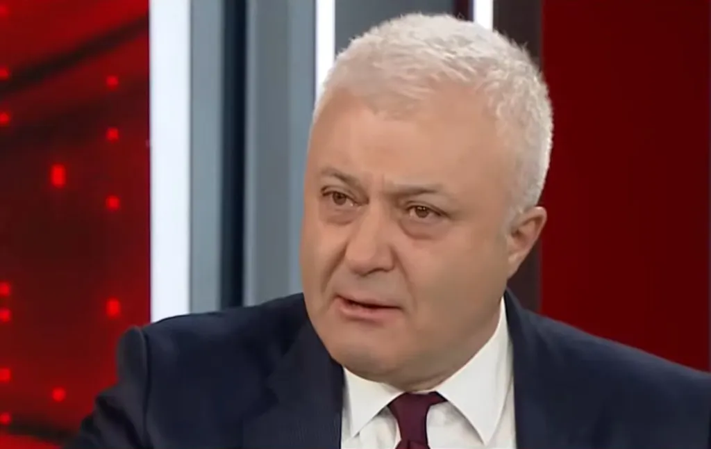 CHP'li Tuncay Özkan seçim gecesini ağlayarak anlattı!