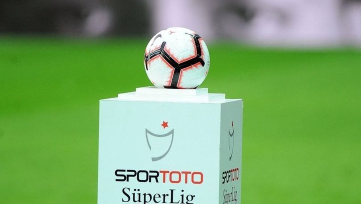Süper Lig'de 36. haftanın programı! Tüm maçlar aynı saatte başlayacak